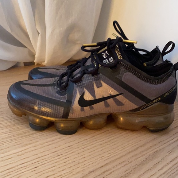 NIKE VAPORMAX SNEAKERS - Picture 13 of 16
